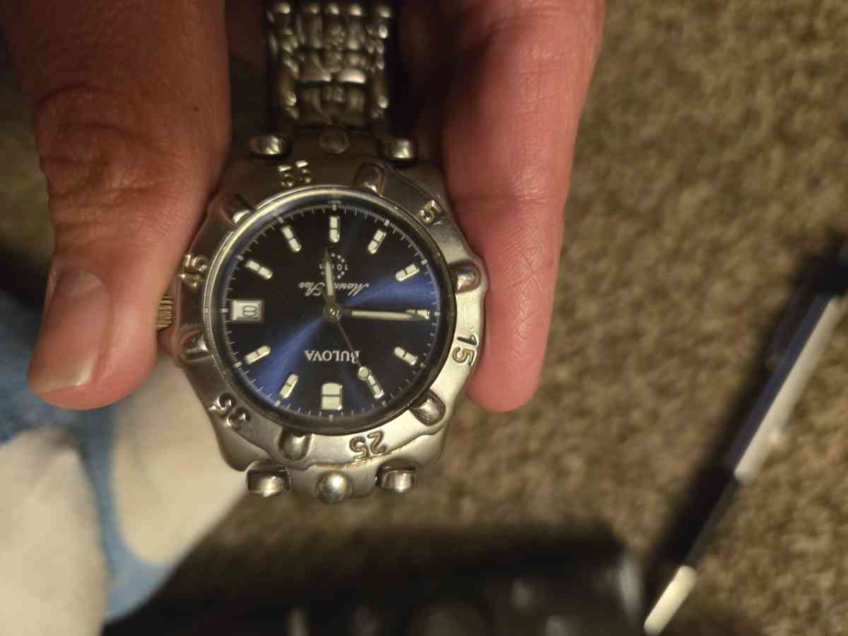 mens bulova  watch like new barely worn Great Deal - Granbury, Texas - FleaMarketBay