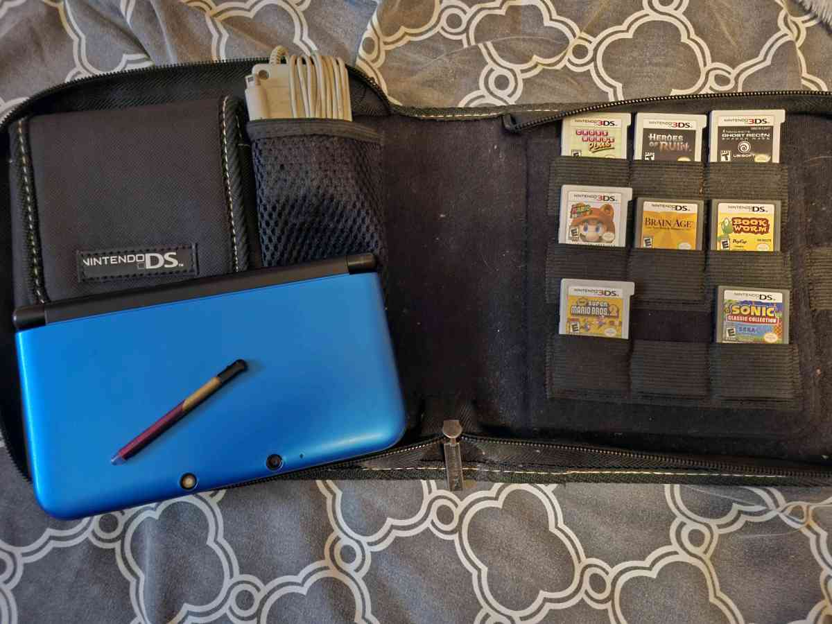 3DS XL W Charger Stylus Case And Games - Belton, Texas