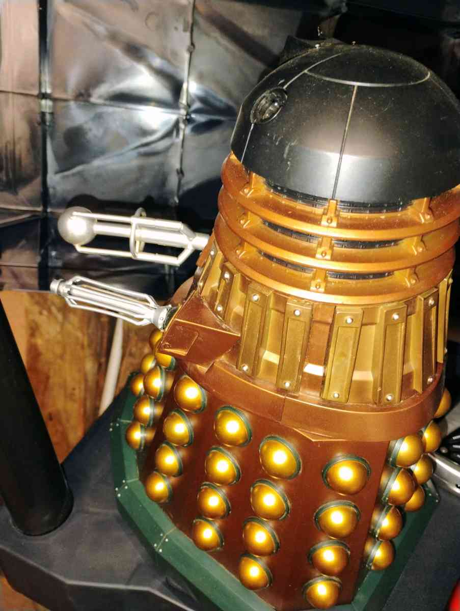 Dr Who Robot Just The Robot - Kirkwood, Delaware - FleaMarketBay