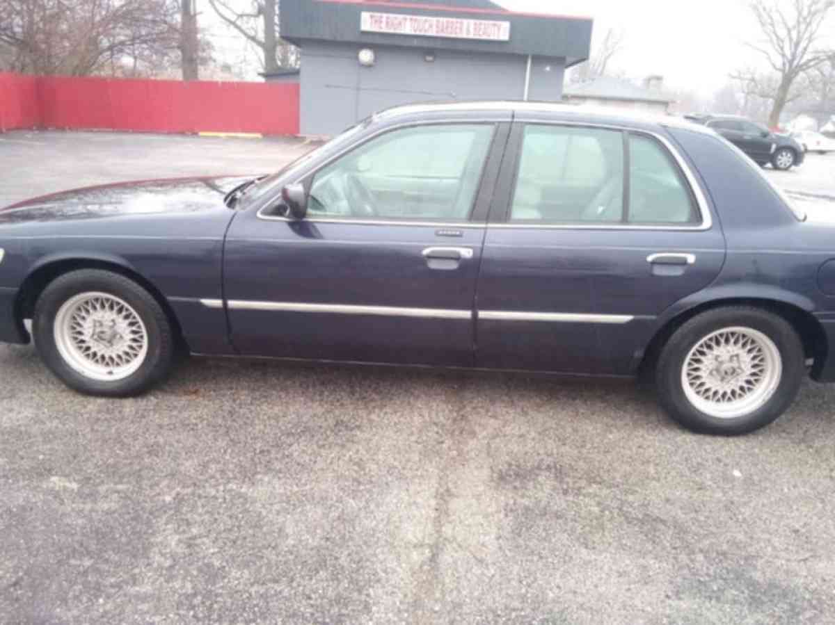 2004 Mercury Grand Marquis LS - Indianapolis, Indiana - FleaMarketBay