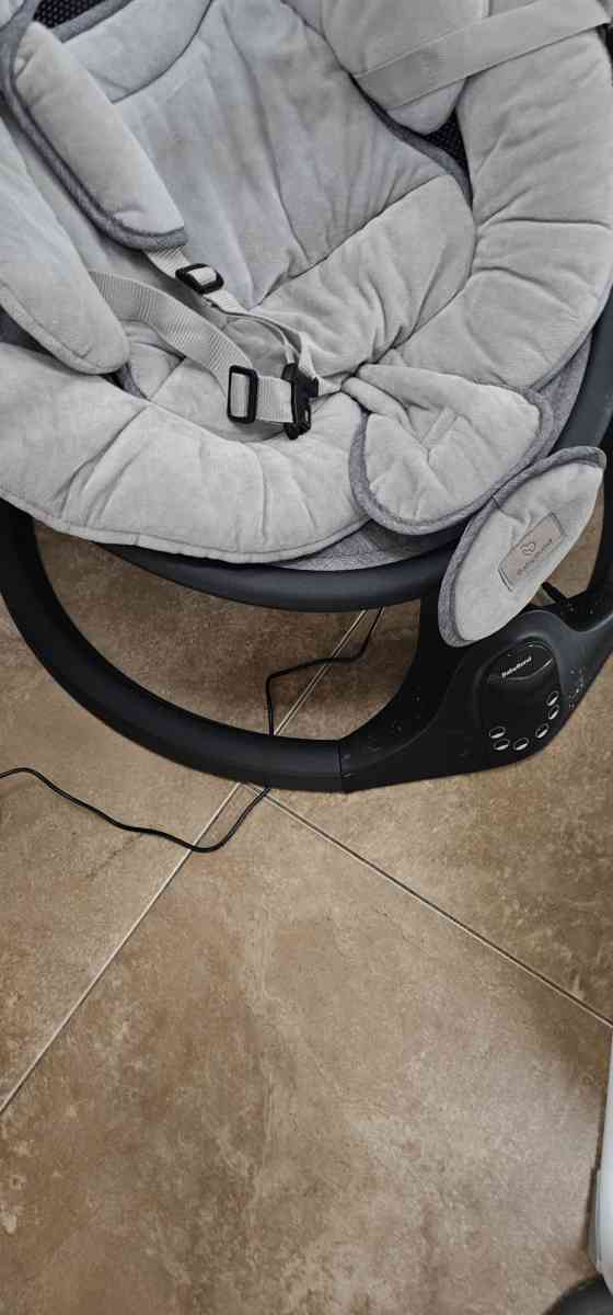 Electric baby swinger - Palm Beach Gardens, Florida - FleaMarketBay