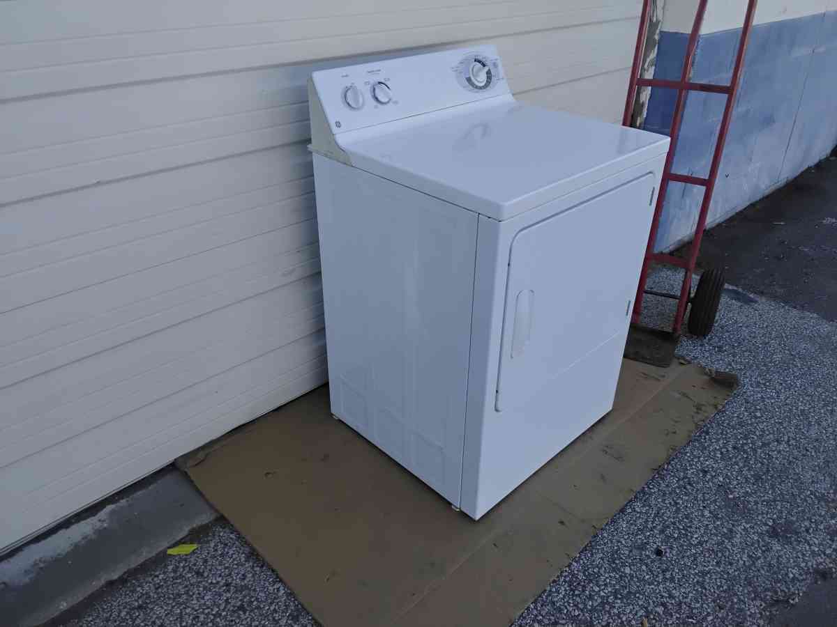 Nice White GE Extra Large Capacity Gas Dryer Like New - Williamstown, New Jersey - FleaMarketBay
