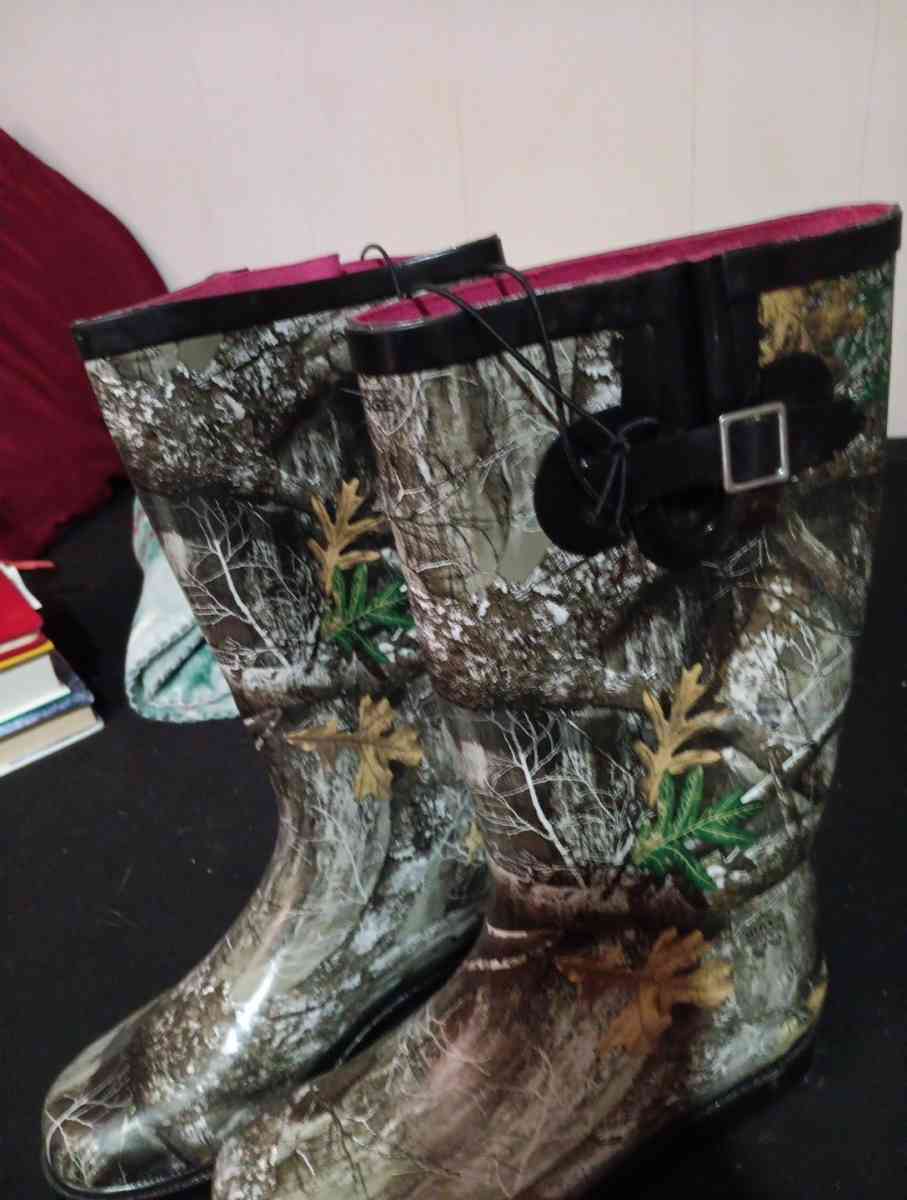rain boots - Abilene, Texas - FleaMarketBay