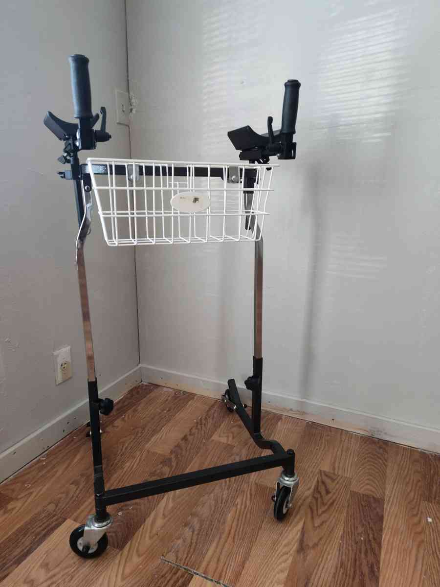 caminador de adulto - Alicia, Arkansas - FleaMarketBay