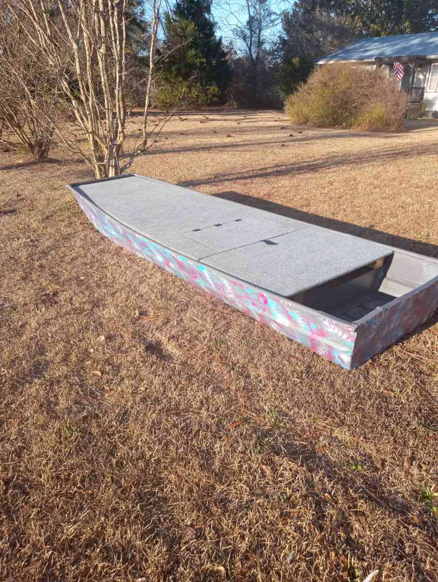 John boat - Wallburg, North Carolina - FleaMarketBay