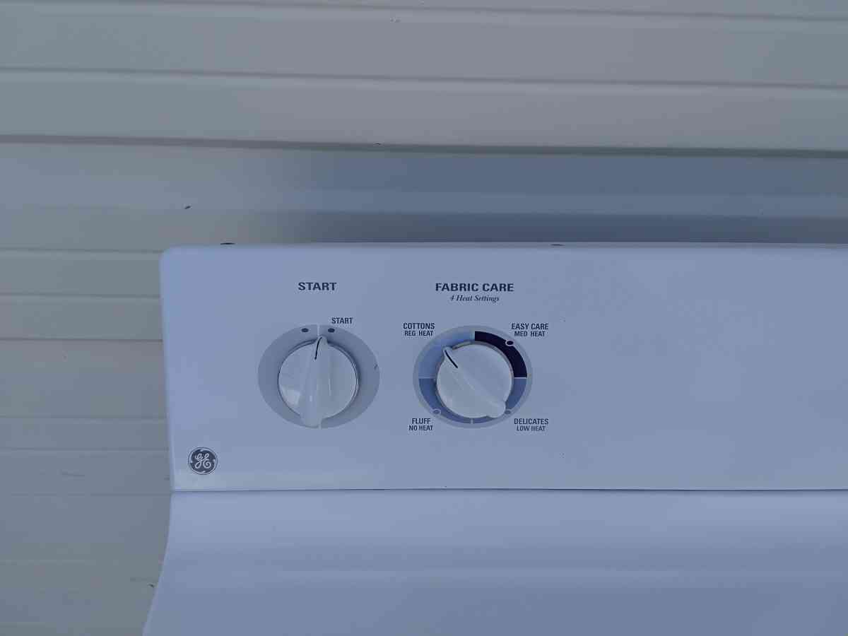 Nice White GE Extra Large Capacity Gas Dryer Like New - Williamstown, New Jersey - FleaMarketBay