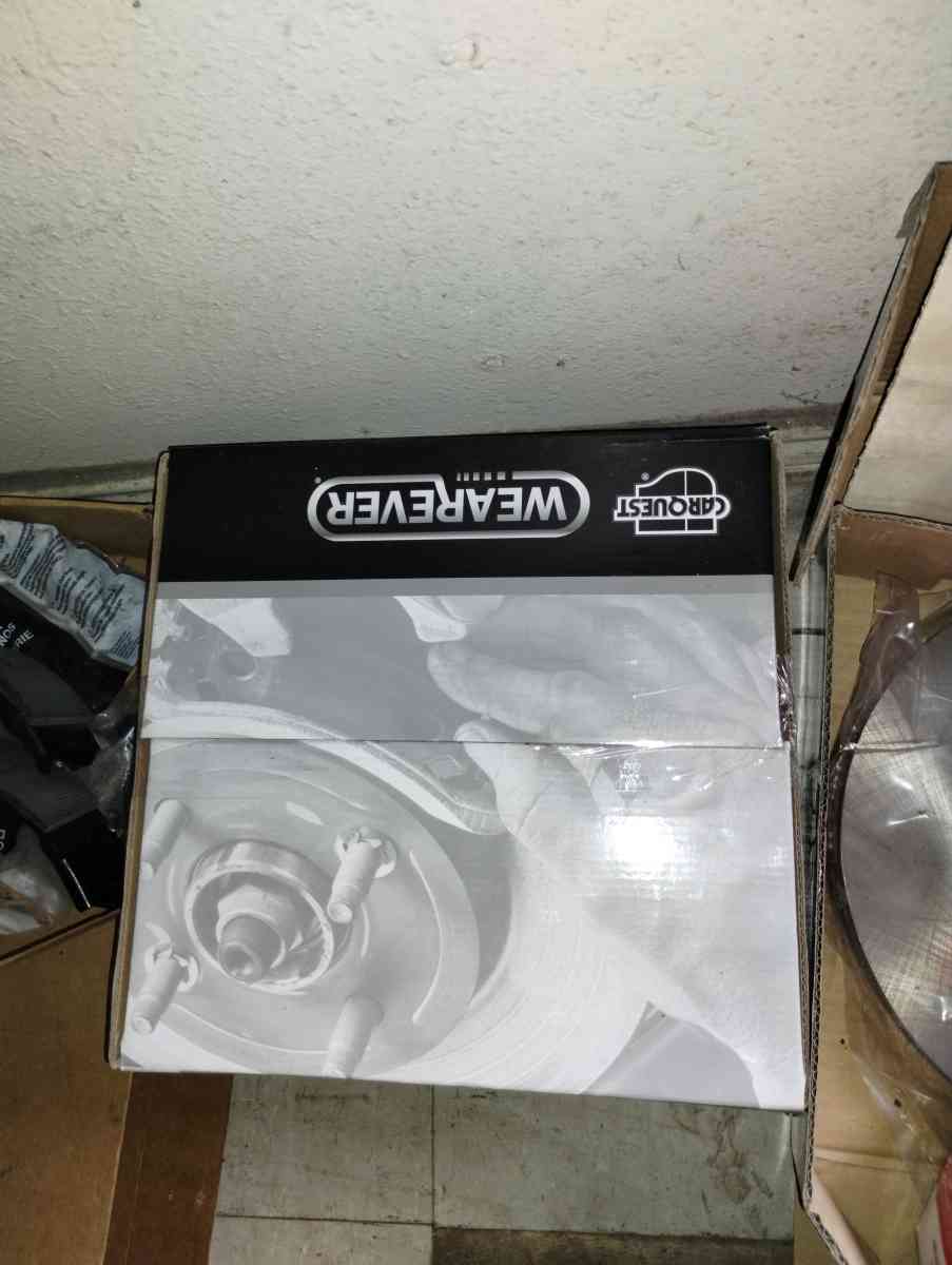 front brake pads and 2 front rotors - San Antonio, Texas - FleaMarketBay