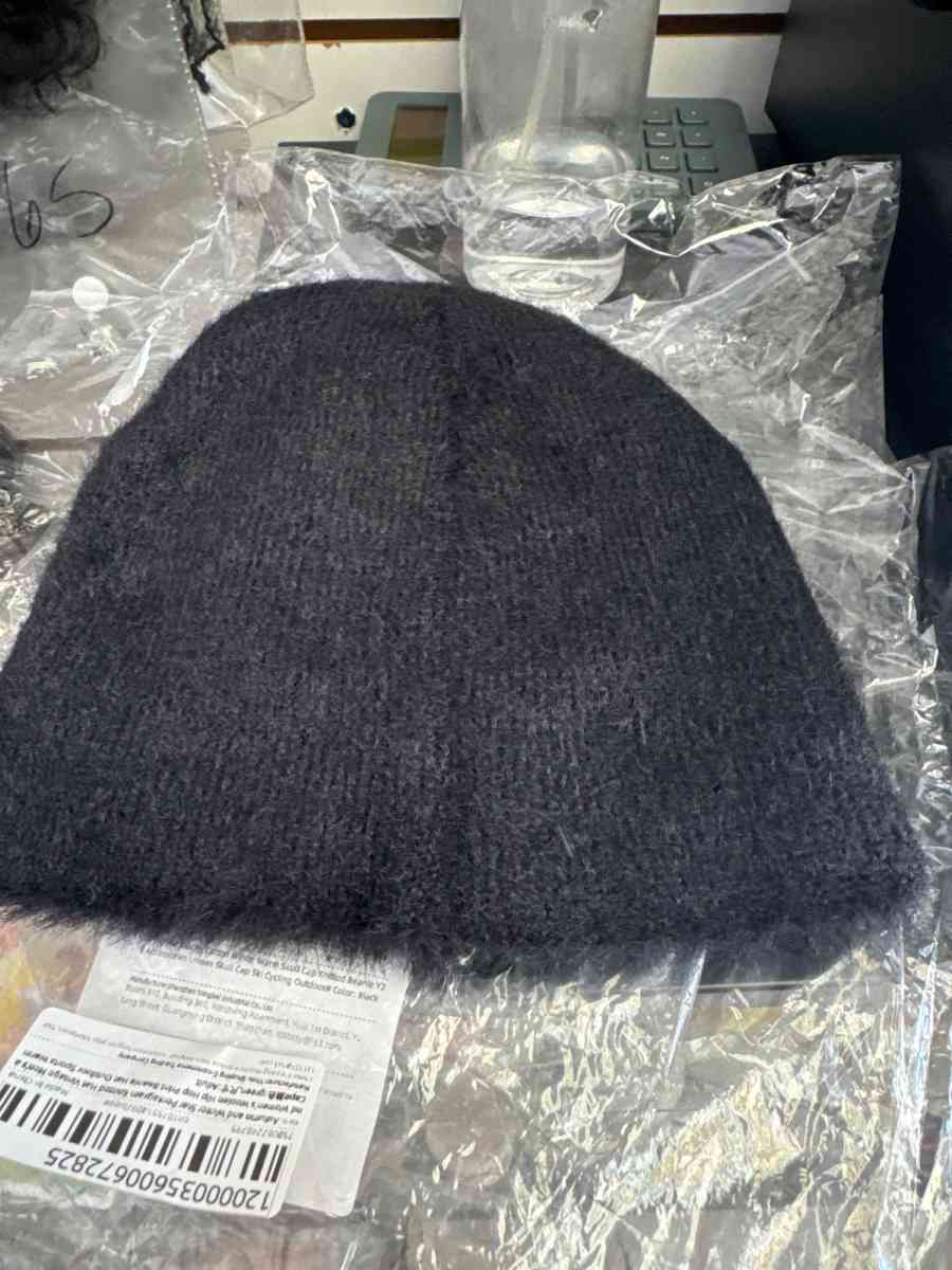 Y2K beanie - Stockbridge, Georgia - FleaMarketBay