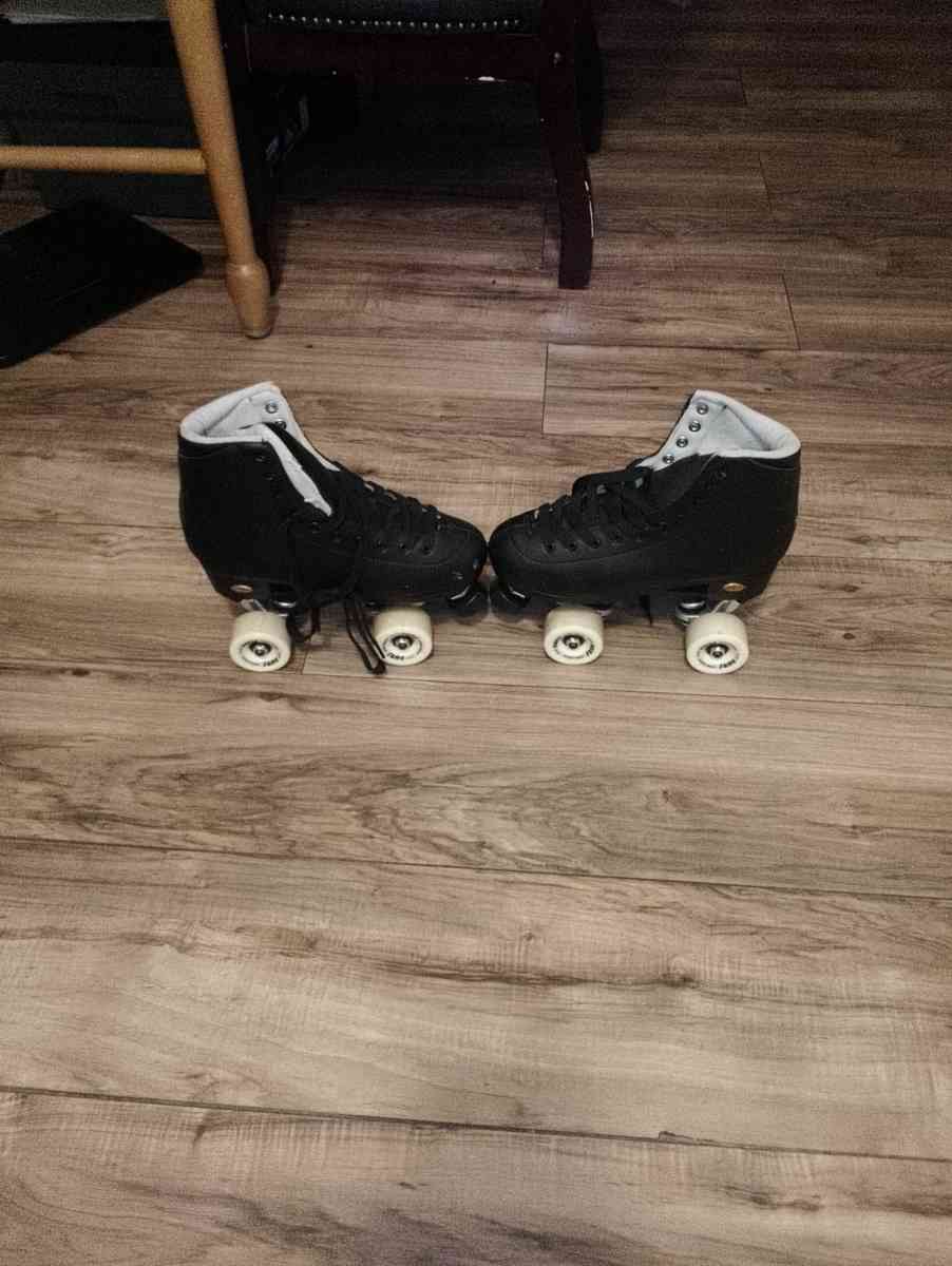 Roller skates - Delaware City, Delaware - FleaMarketBay