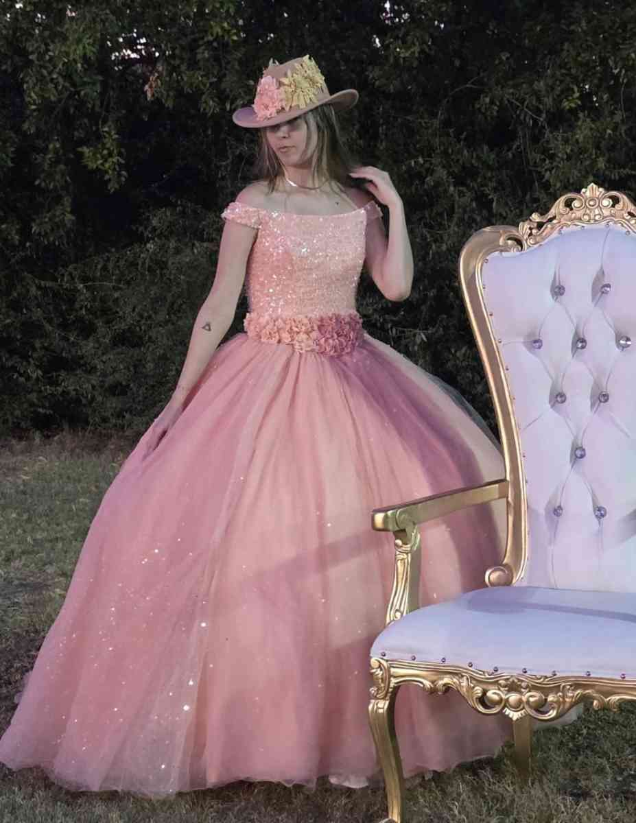 Decorated hats - Arlington, Texas - FleaMarketBay