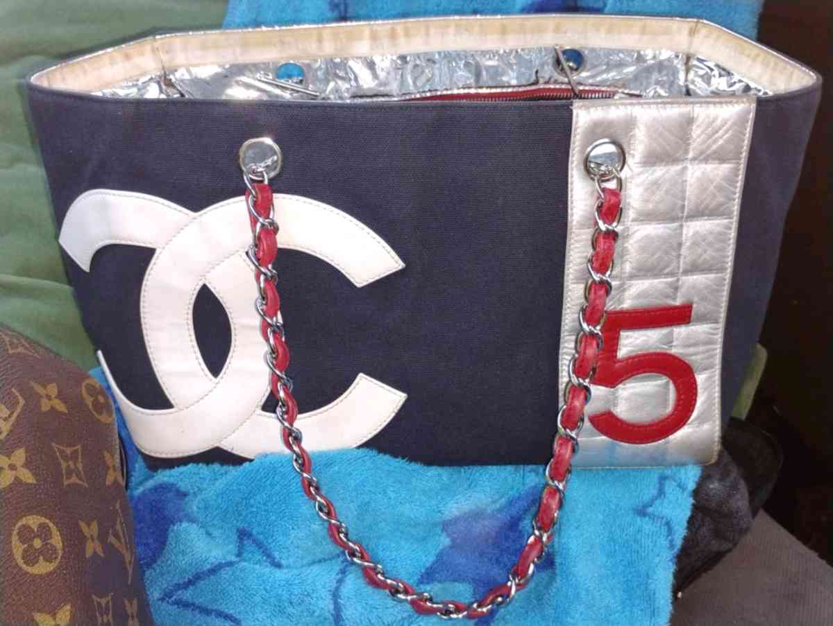 AUTHENTIC CHANEL NO 5 CHOCO BAR TOTE BAG - Birmingham, Alabama