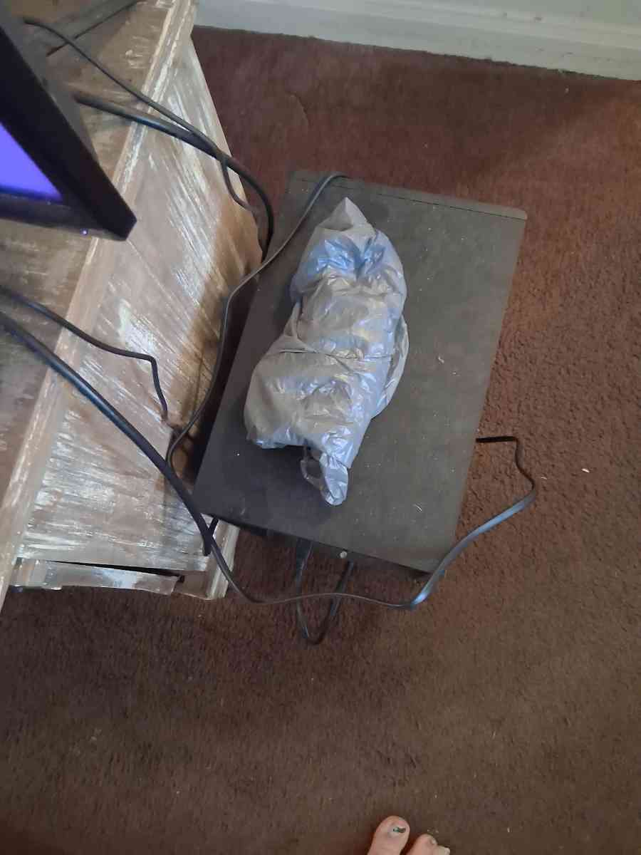 smart TV with surround sound and sound bar - Roanoke, Alabama - FleaMarketBay