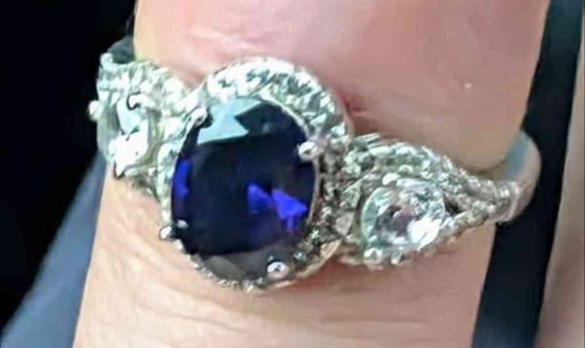 size 7 ring - Richfield, Ohio