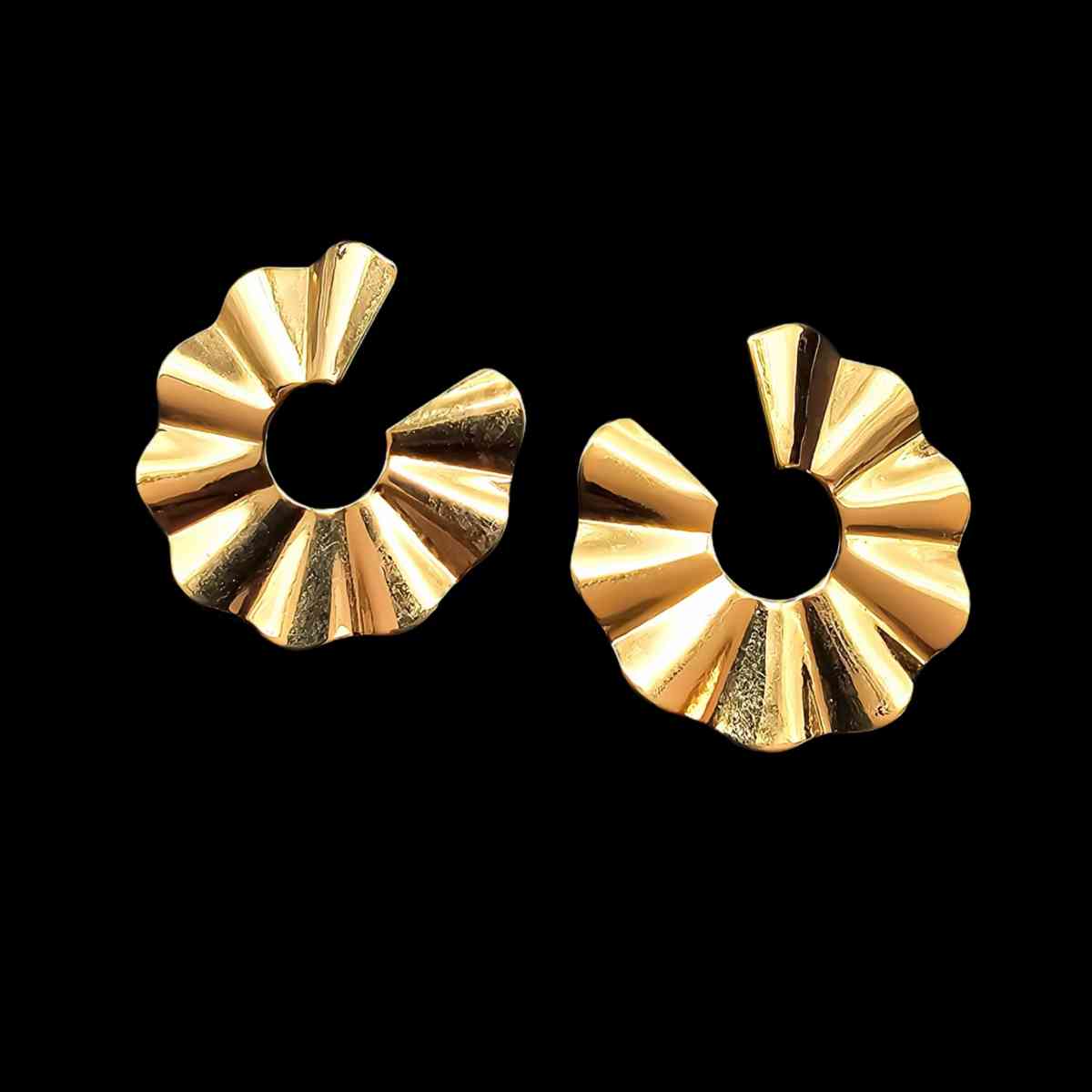 Avon Golden Crescent Stud Earrings - Gladewater, Texas - FleaMarketBay