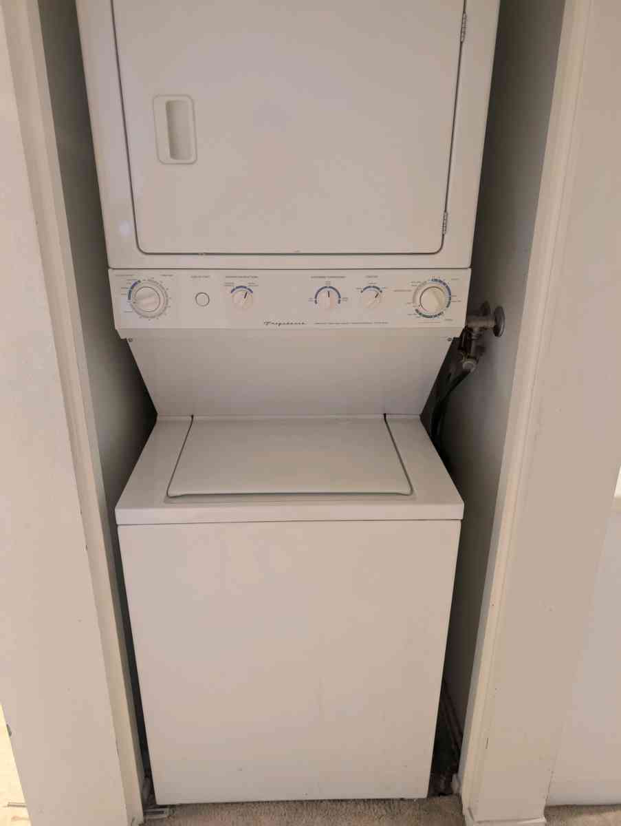 apartment size washer and dry stackable - Riverside, California - FleaMarketBay