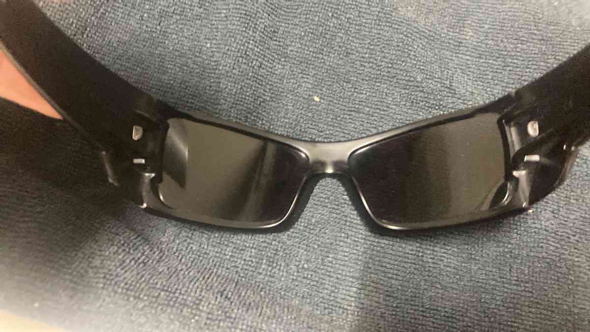 Oakley sunglasses - New Caney, Texas - FleaMarketBay