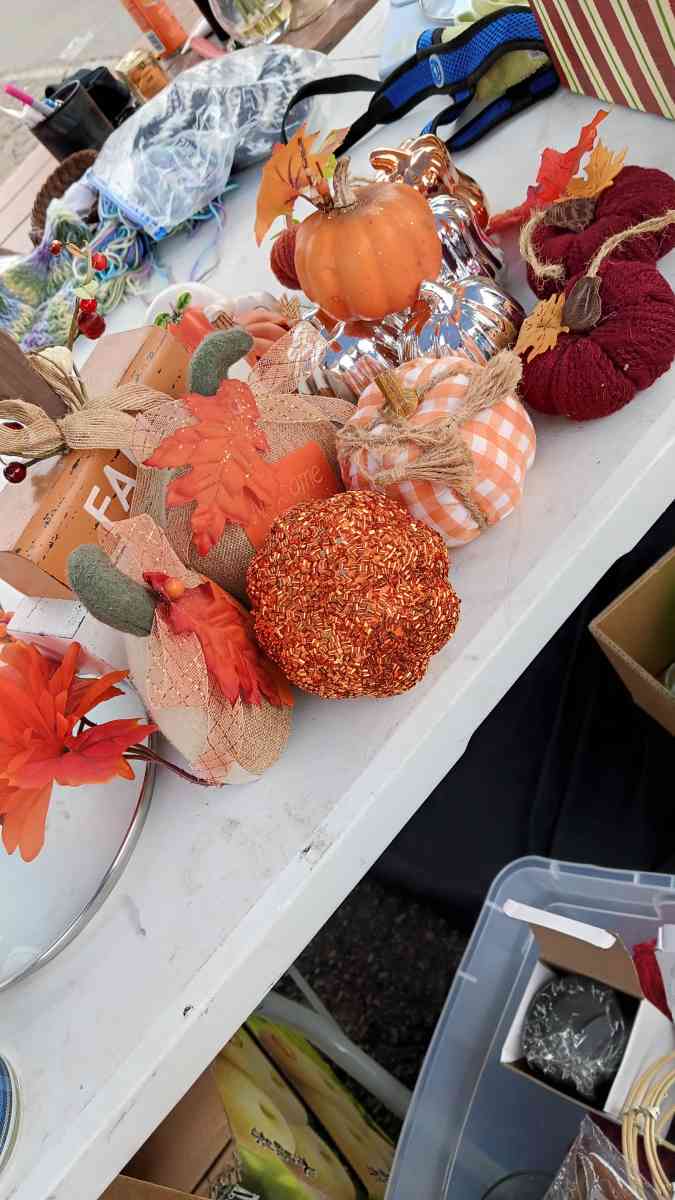 Halloween ornament all for 35 in perfect condition - Adelanto, California - FleaMarketBay