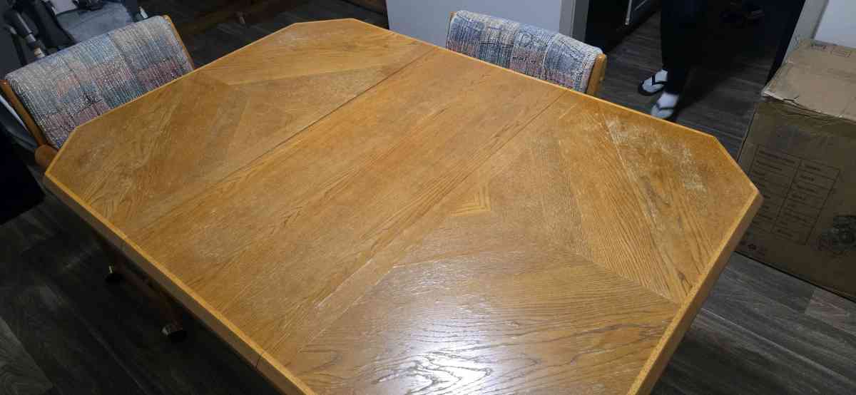 Dinner table - Lewisville, Texas - FleaMarketBay