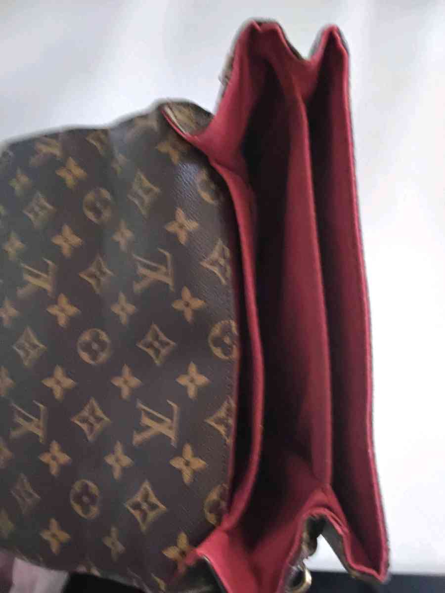 luis Vuitton handbag Crossbody - Ware, Massachusetts - FleaMarketBay
