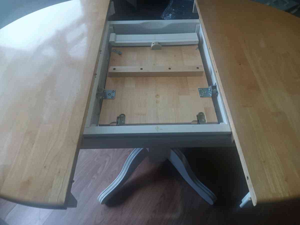 kitchen table - Connellys Springs, North Carolina - FleaMarketBay