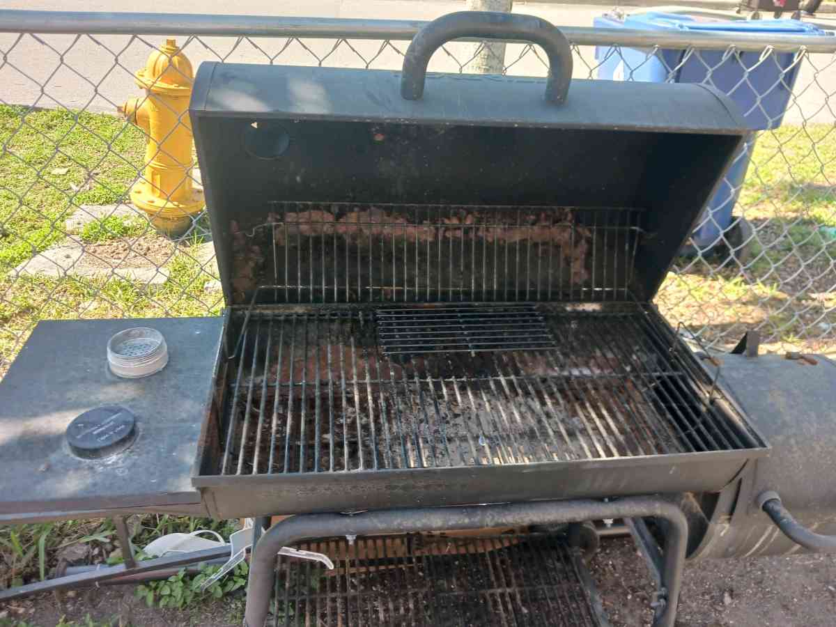 Nexgrill 29inch Barrel Offset Charcoal Smoker and Grill - Dade City, Florida - FleaMarketBay