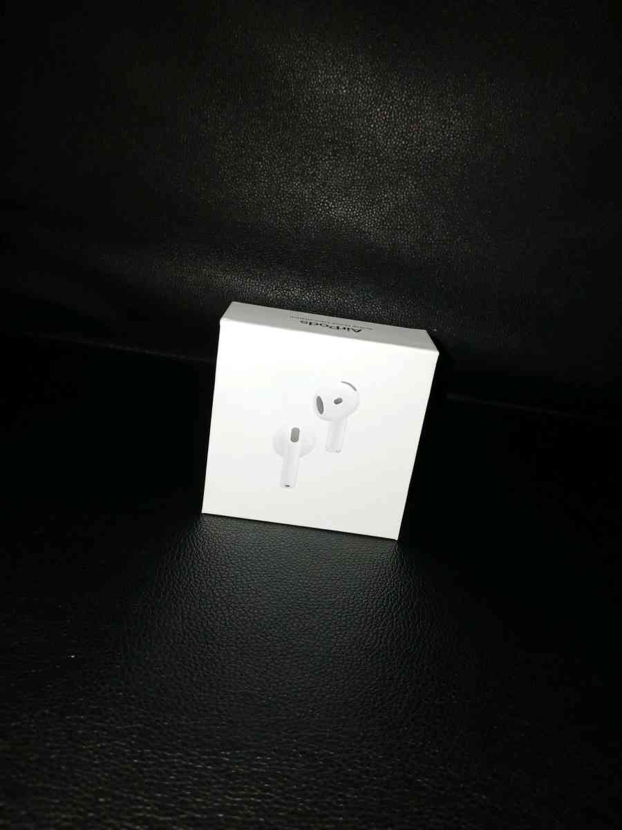 Airpods 4 - Charlotte, North Carolina