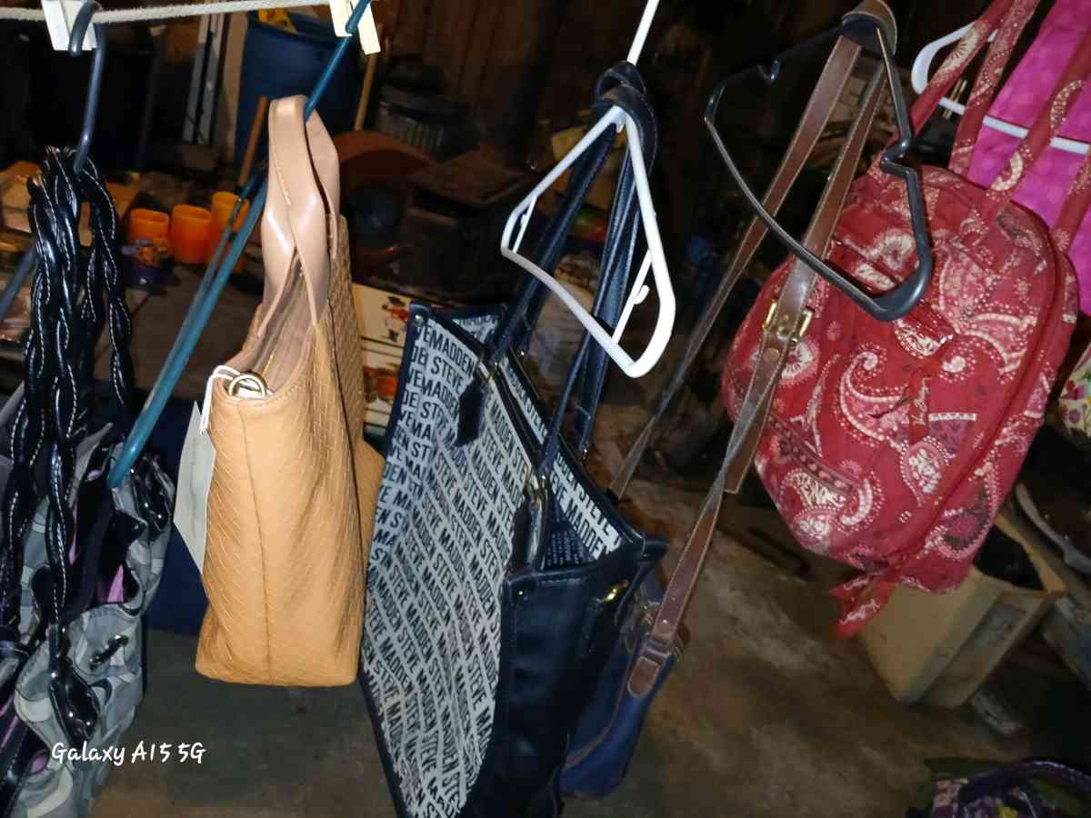 purses - Jonesville, Virginia - FleaMarketBay
