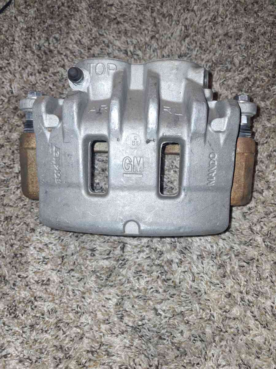 Cadillac CTS brake caliper - Howell, Michigan - FleaMarketBay