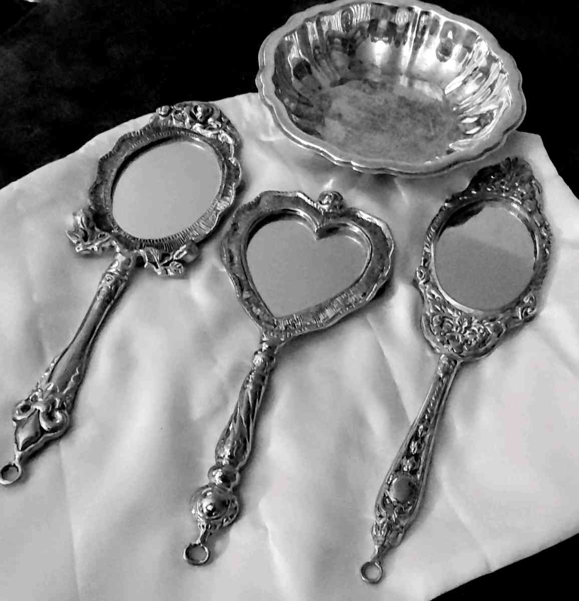 vintage handheld mirrors made by twos company and a bowl - Arab, Alabama