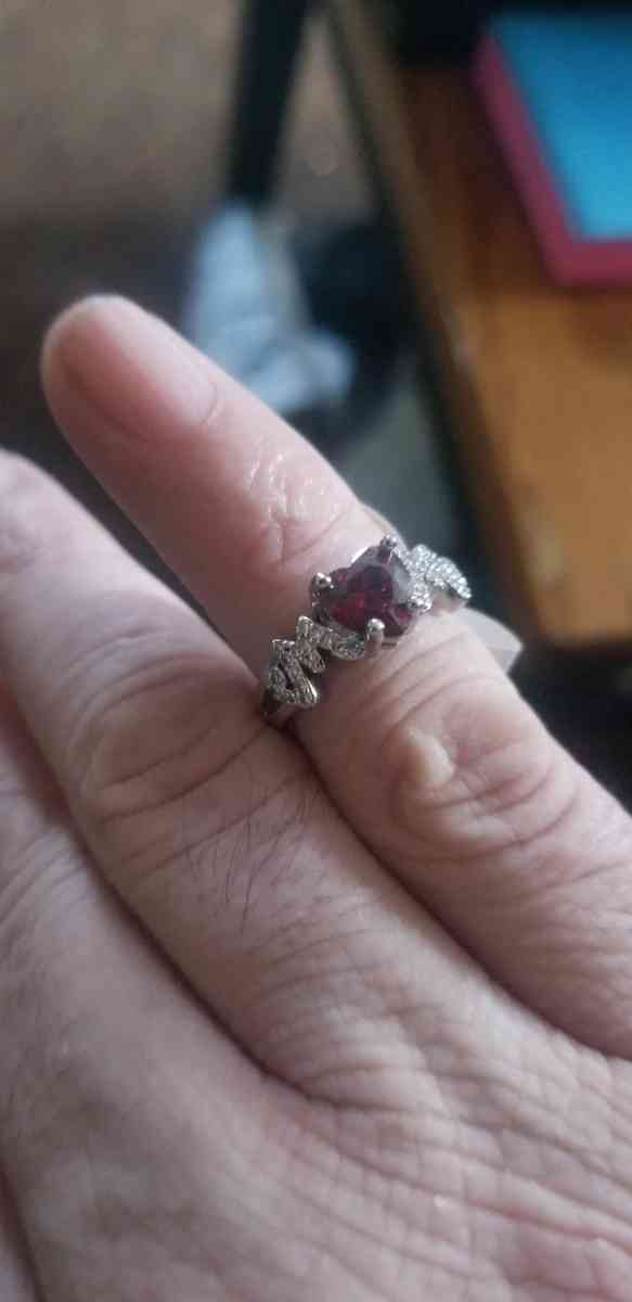 Pyrobe Garnet Ring - Hudson, New Hampshire - FleaMarketBay