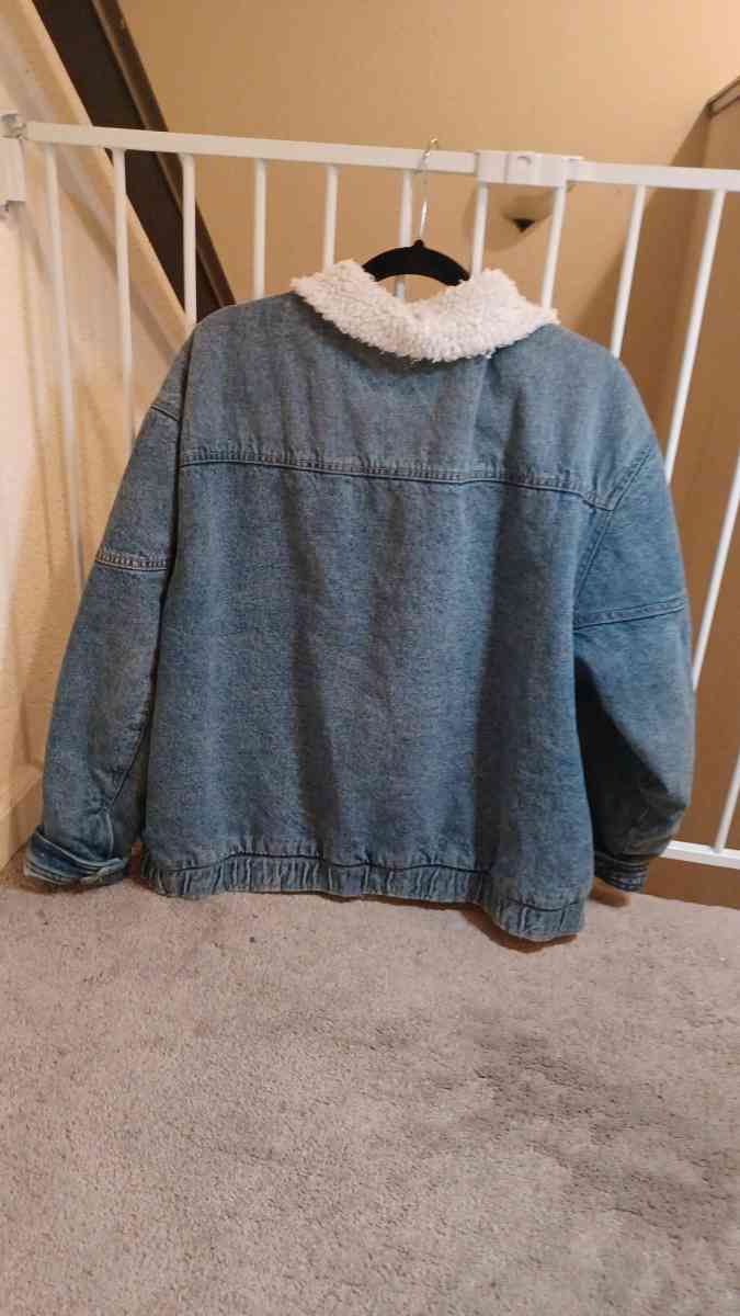 wild fable jean jacket with fur - Elk Grove, California