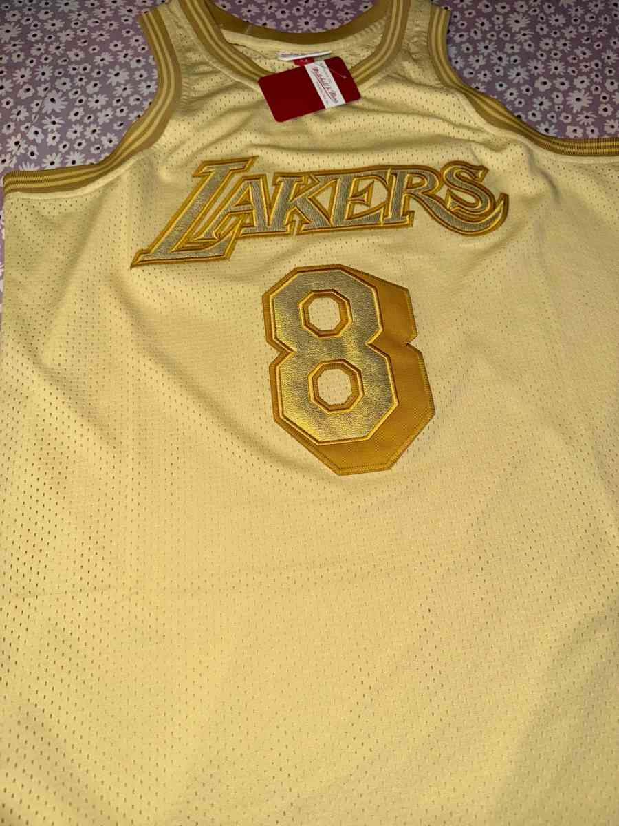LA Lakers 8 Kobe Bryant - Compton, California - FleaMarketBay