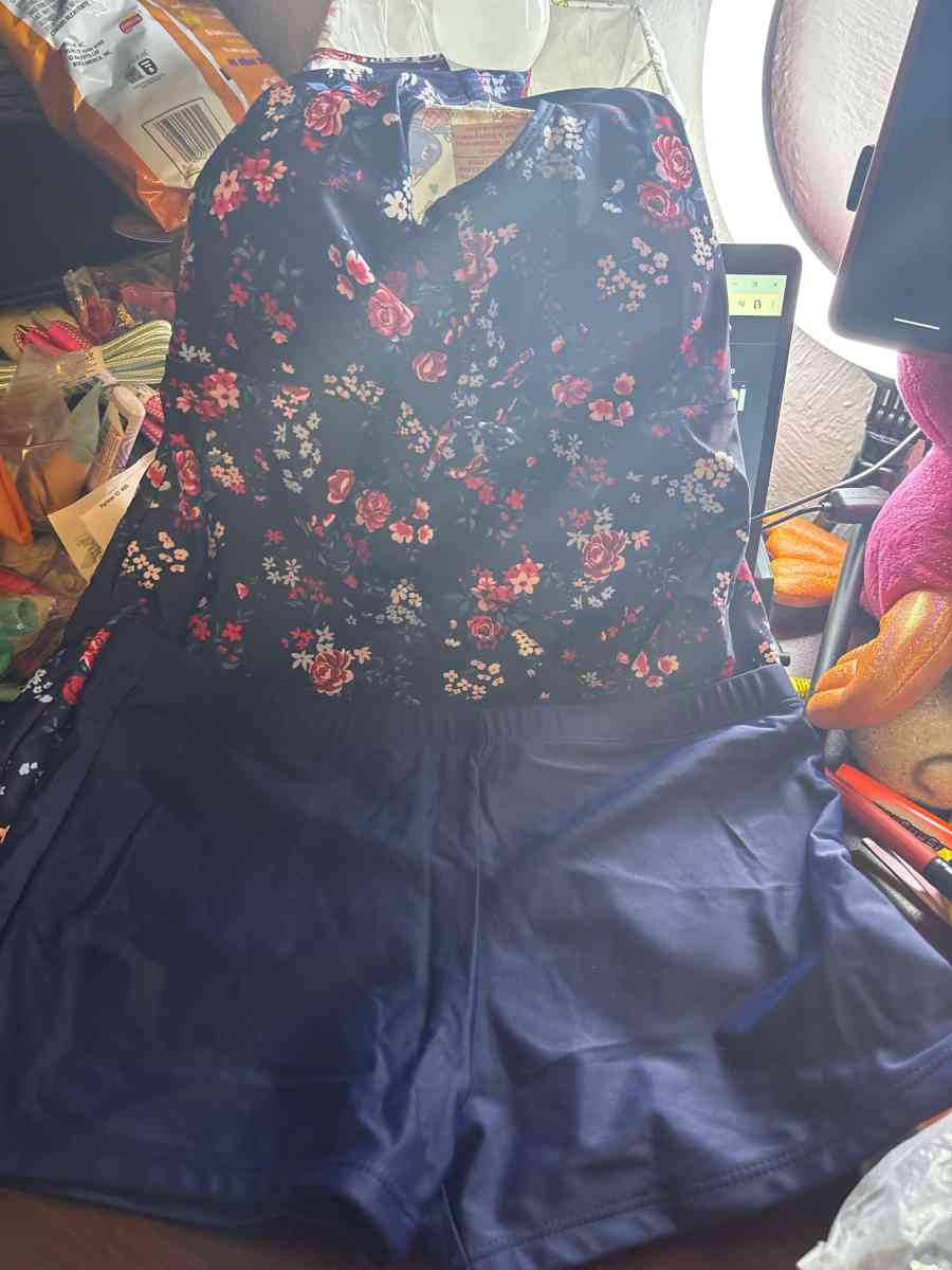 Womens Swimsuits - Saint Louis, Missouri - FleaMarketBay