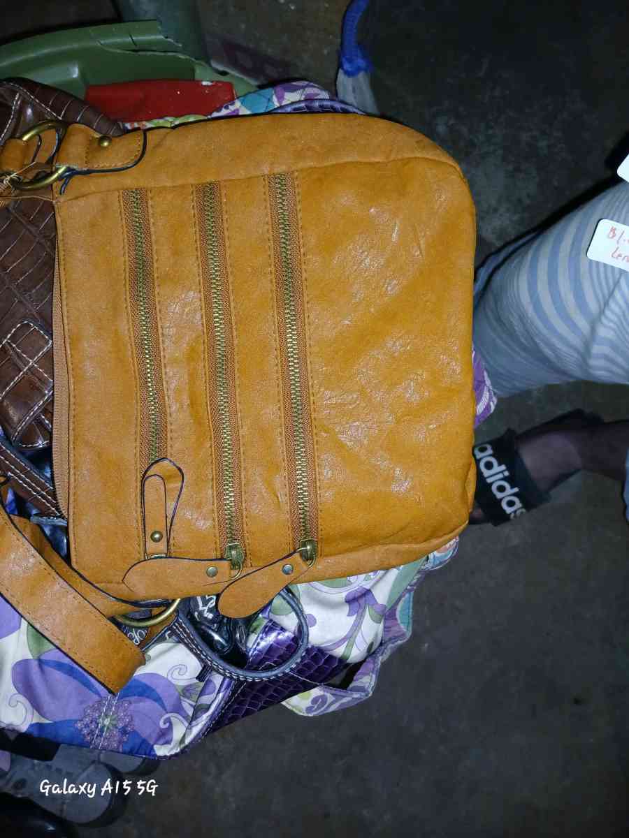 purses - Jonesville, Virginia - FleaMarketBay