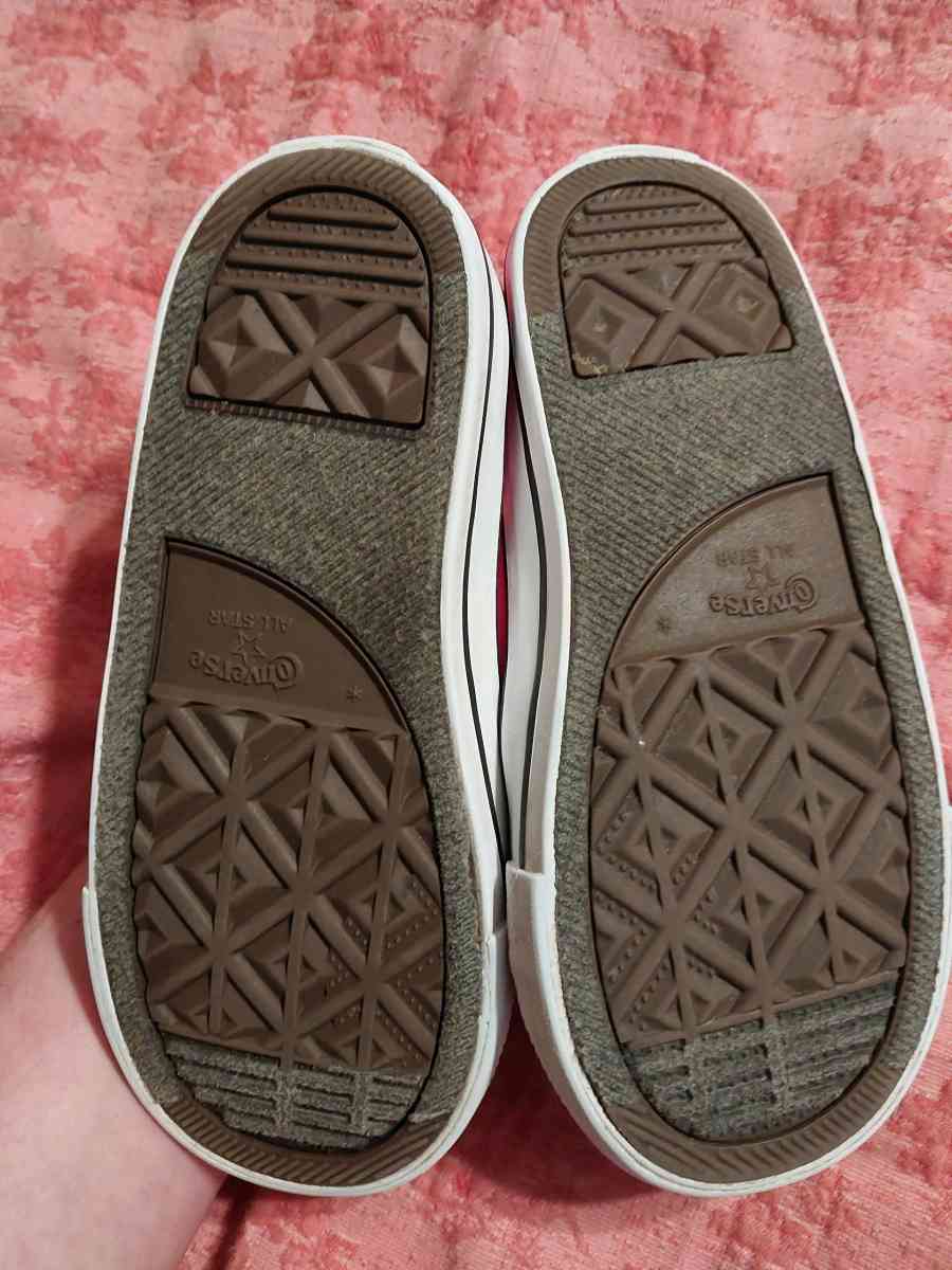 Girls Converse Allstar Chuck Taylors - Effingham, South Carolina