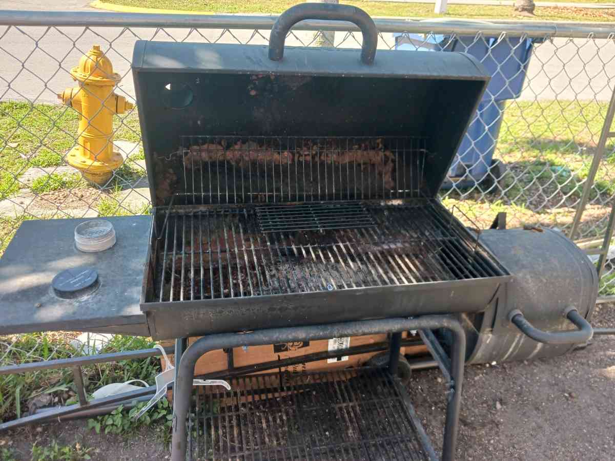 Nexgrill 29inch Barrel Offset Charcoal Smoker and Grill - Dade City, Florida - FleaMarketBay