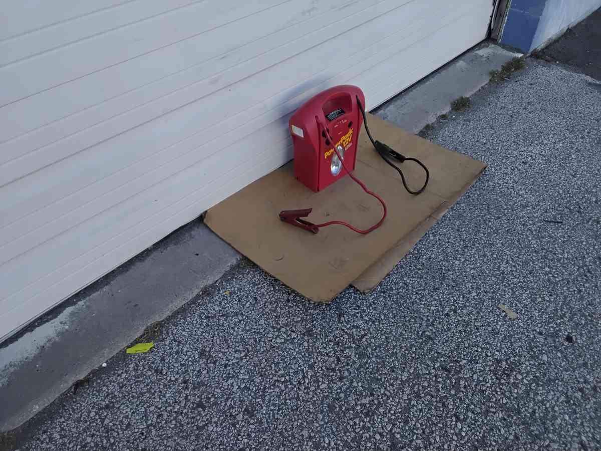 Nice 12 Volt Battery Jump Pack and with Light Like New - Williamstown, New Jersey - FleaMarketBay