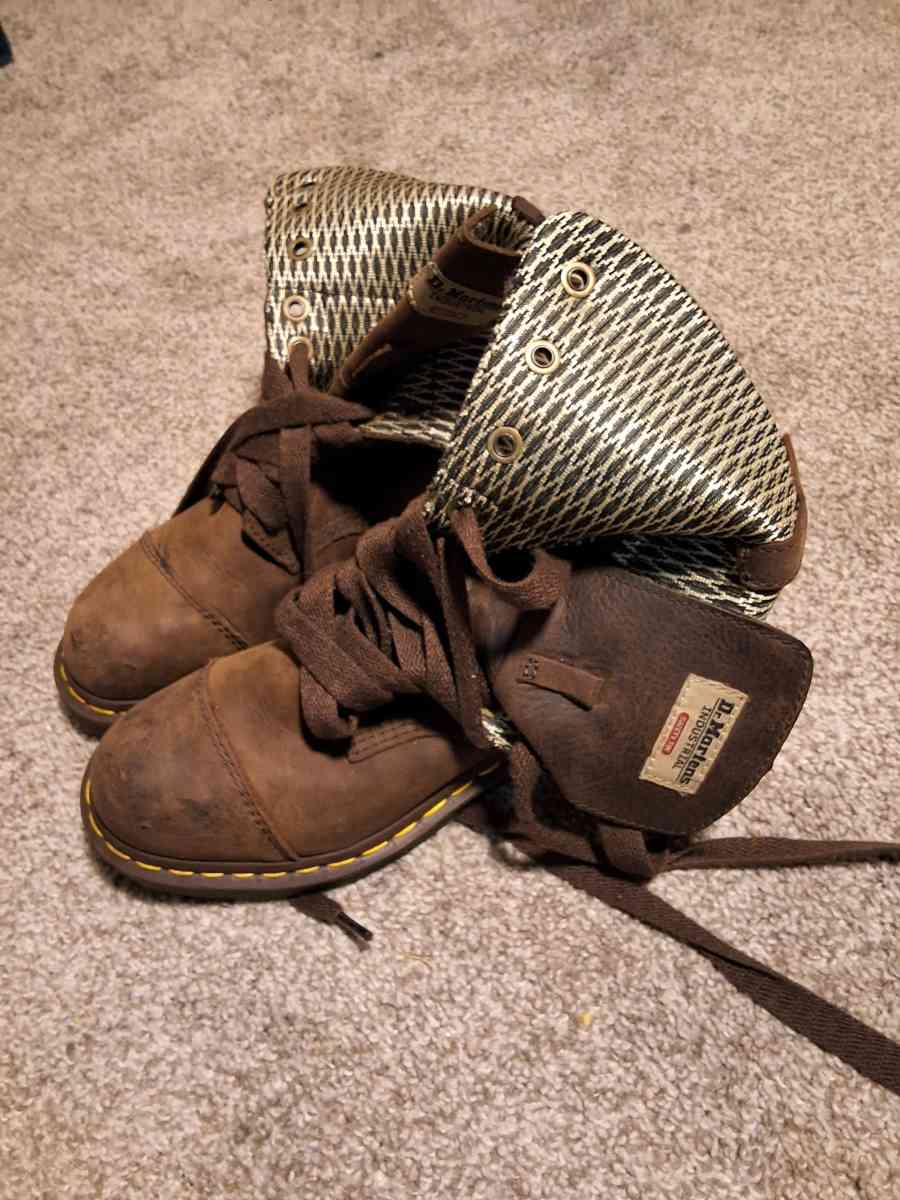 Dr Martins Womens Industrial Boot With safety toe - Seattle, Washington - FleaMarketBay