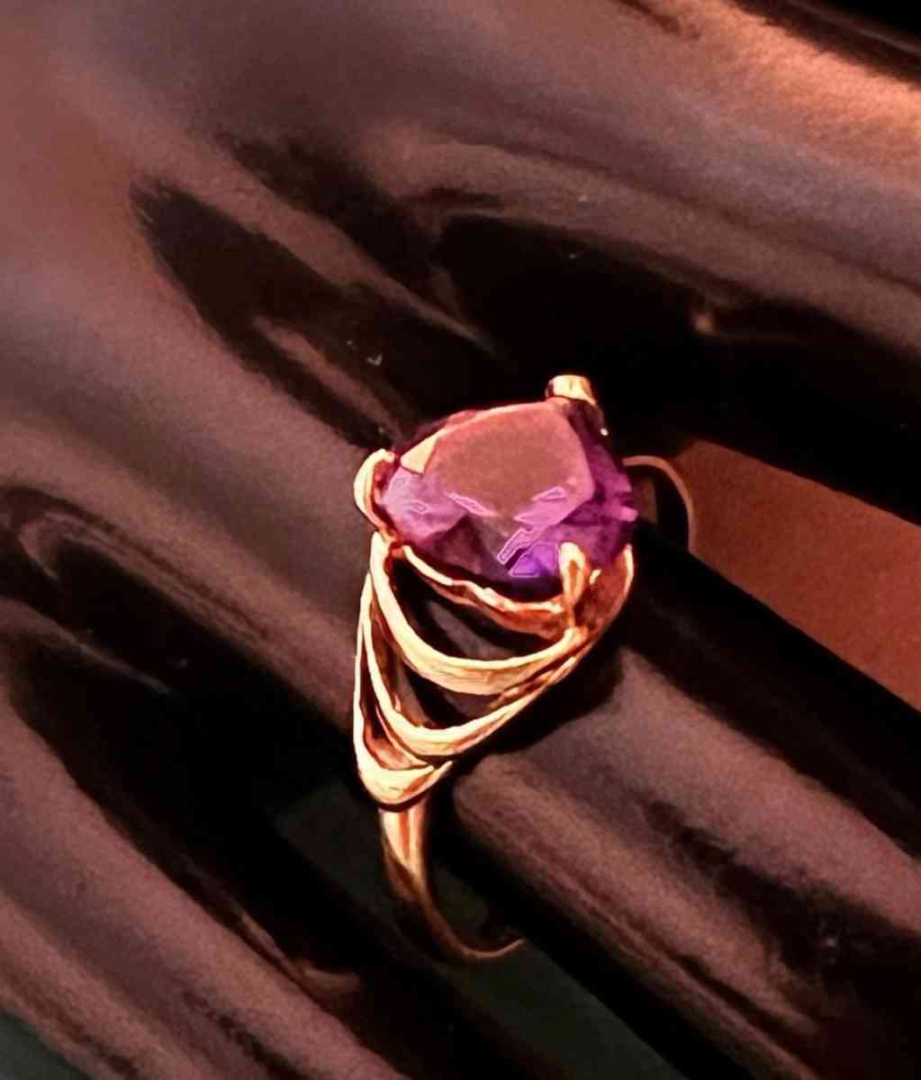 14K Gold Amethyst Heart Ring - Phelan, California