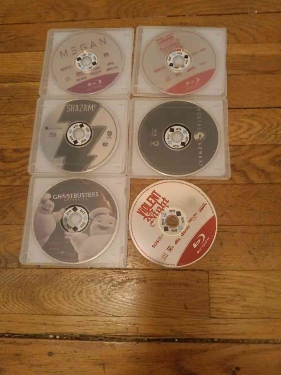 6 Used dvds - Charlotte, North Carolina