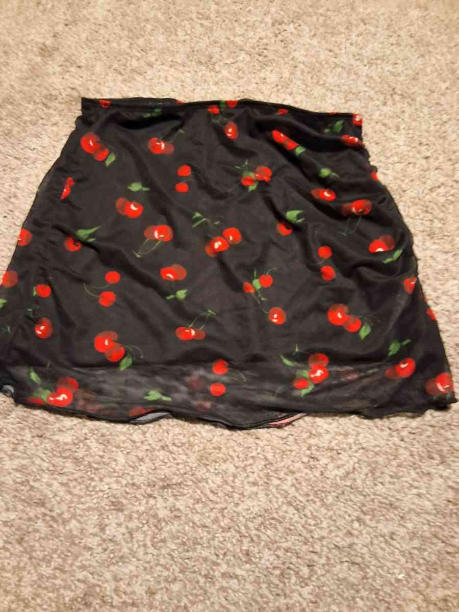 Black with cherries mini - Seattle, Washington - FleaMarketBay