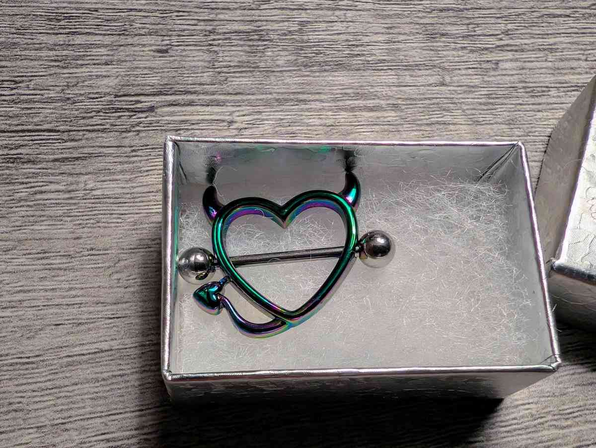 Ox Devil Hearts Nipple Ring Piercing Barbell set - Ashtabula, Ohio - FleaMarketBay