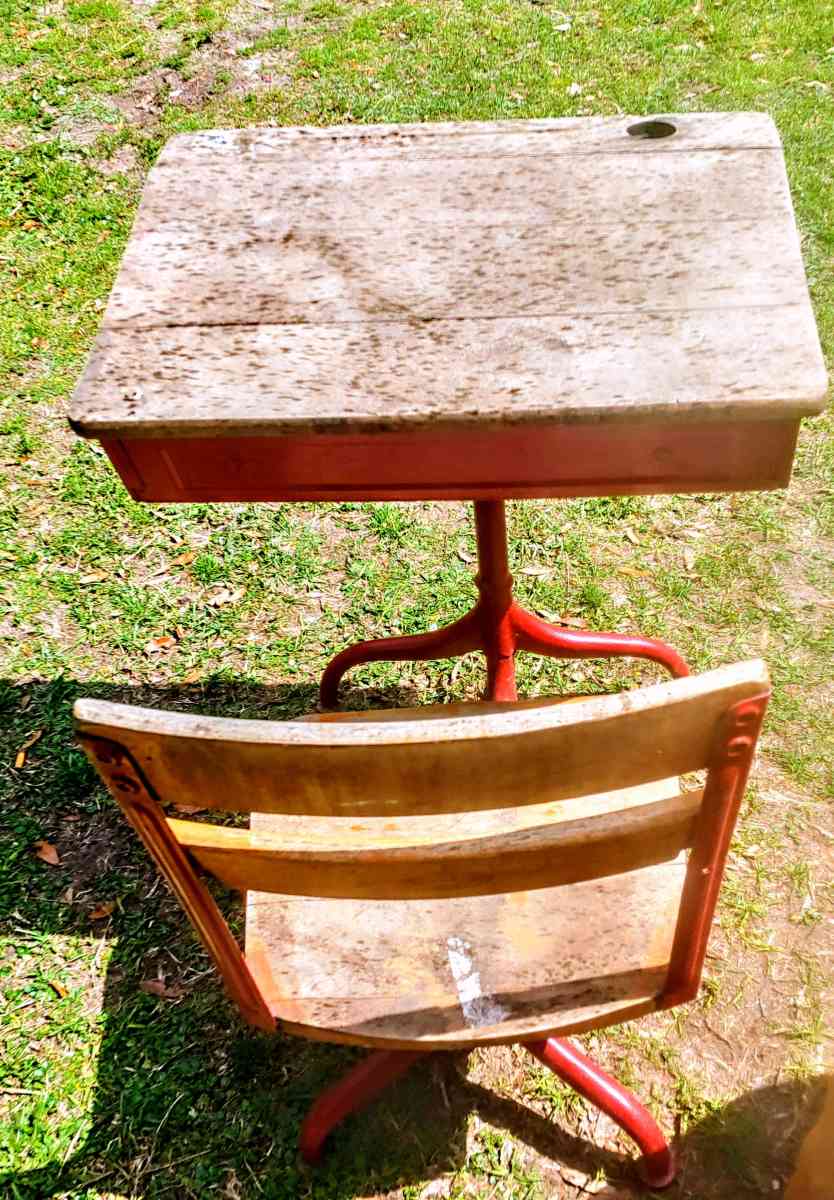 vintage American seating school desk - Milton, Florida - FleaMarketBay