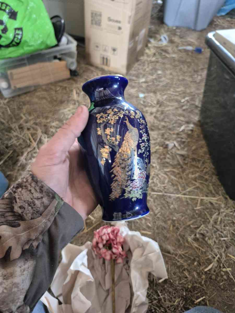old Vase - Wright City, Missouri - FleaMarketBay