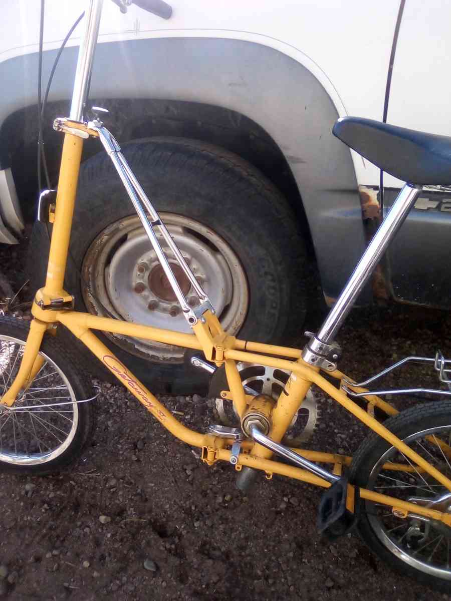 vintage 1982 16in folding bike - Commerce City, Colorado