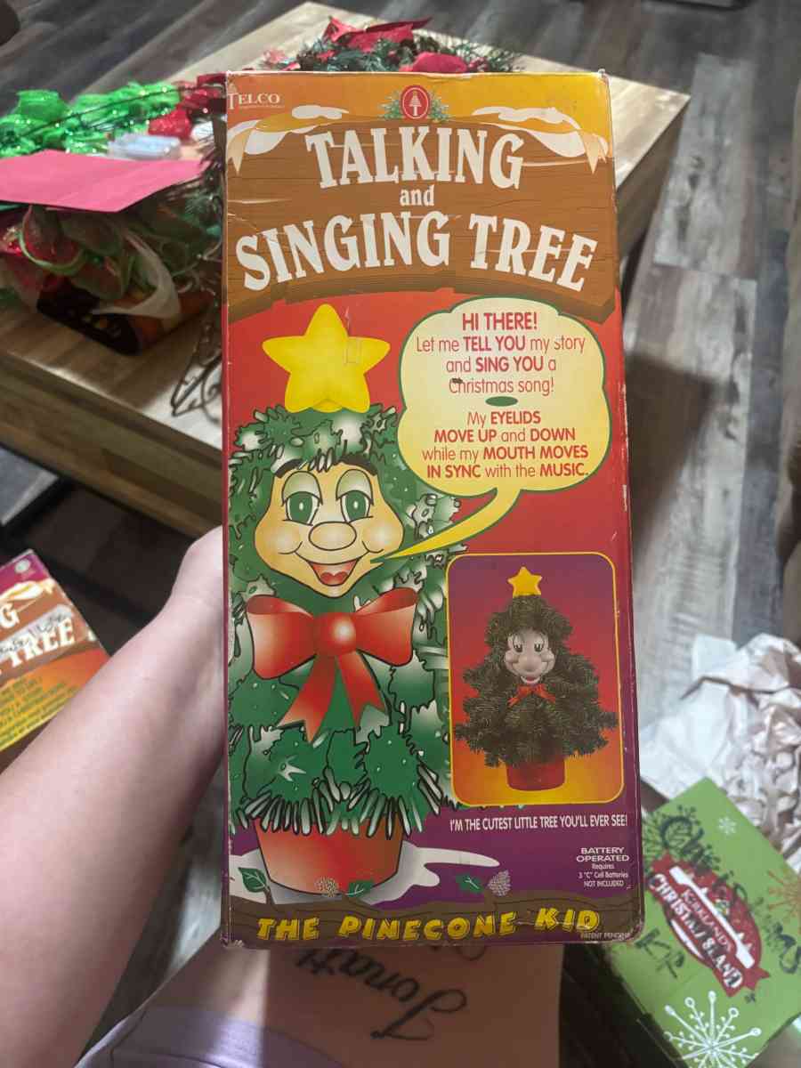Talking and singing Christmas tree - Austin, Texas - FleaMarketBay