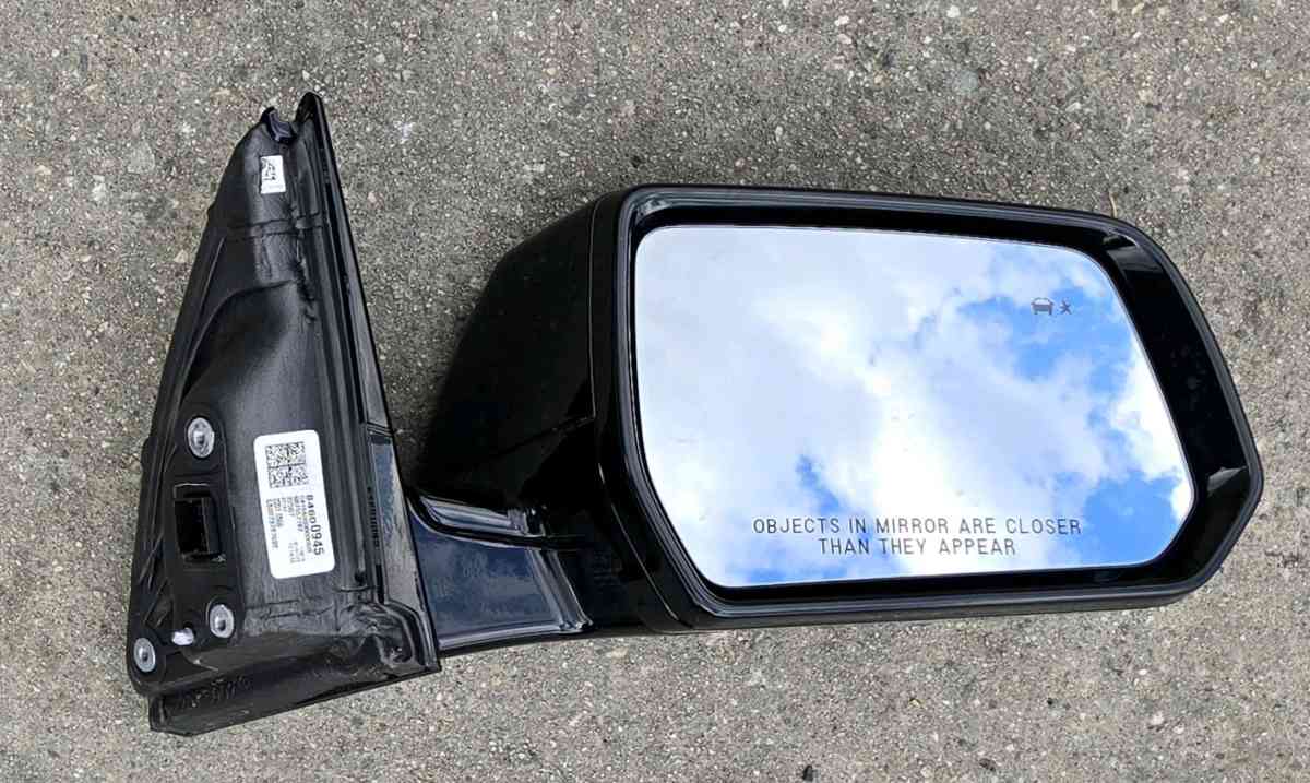 2019 2020 2021 CHEVY TRAVERSE RIGHT PASSENGER MIRROR - Bell, California