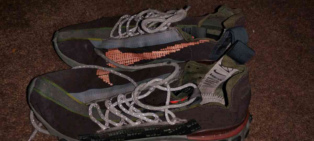 Nike reacts - Phoenix, Arizona - FleaMarketBay