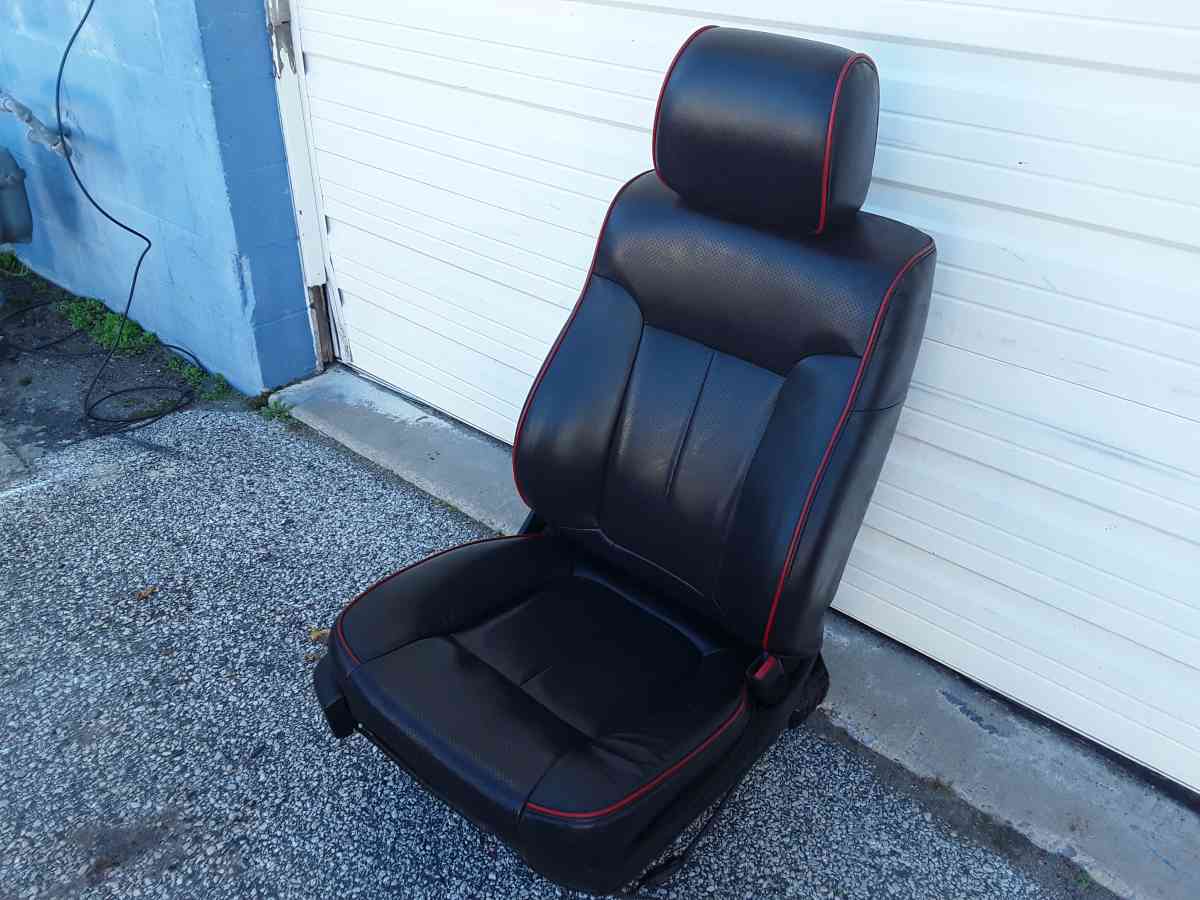 2008 Ford Edge Passenger Side Right Front Seat OEM Like New - Williamstown, New Jersey - FleaMarketBay