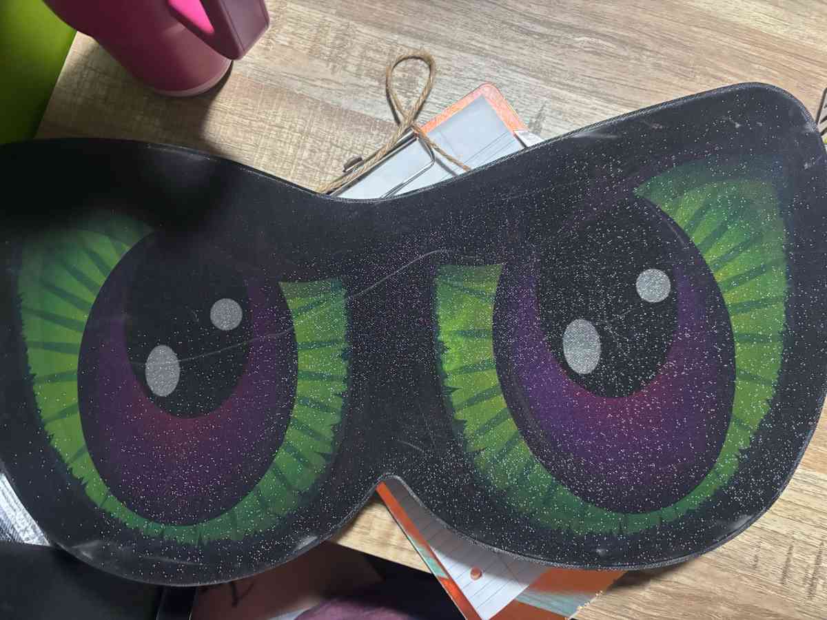 Animated light up eyes - Cameron, Texas - FleaMarketBay